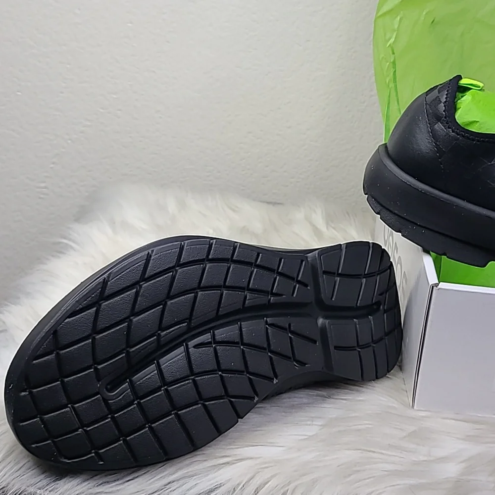 Men's OOFOS Slip On Shoes Size 9M Black Canvas  Checker Print Athleisure Gym Fun - Picture 5 of 6